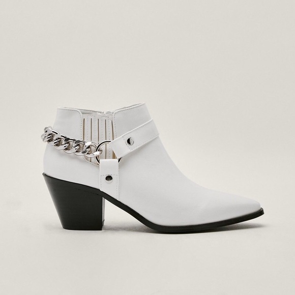 Nasty Gal Shoes - Nasty Gal Curb Chain Pointed Ankle Western Boots
